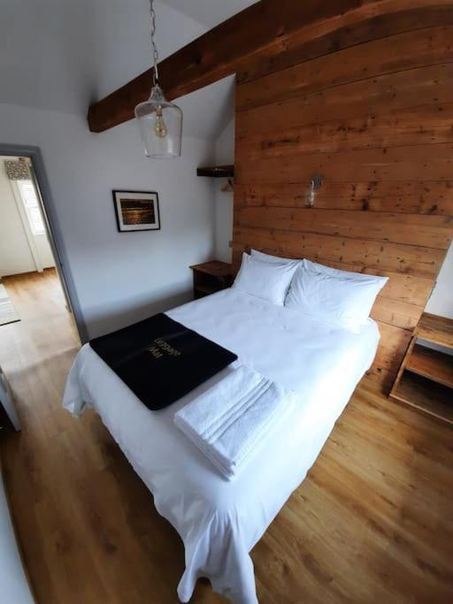 5 At Number 8: 1 Bedroom, Sofa Bed In Lounge, Kitchenette & Walk-in Shower Canterbury
