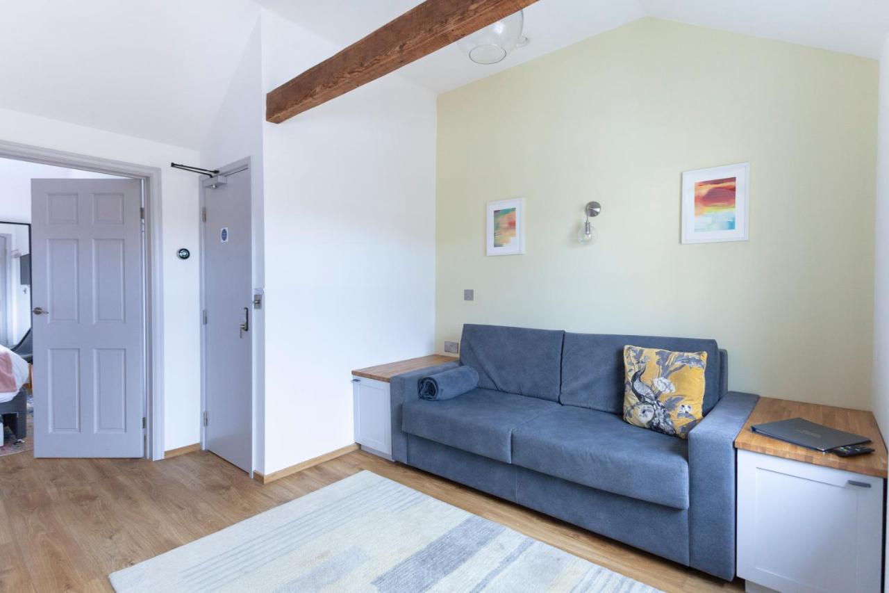 Apartment 5 At Number 8: 1 Bedroom, Sofa Bed In Lounge, Kitchenette & Walk-in Shower